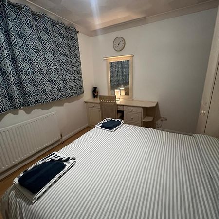 Double Room At The Bungalow With Shared Shower Room 凯特林 外观 照片