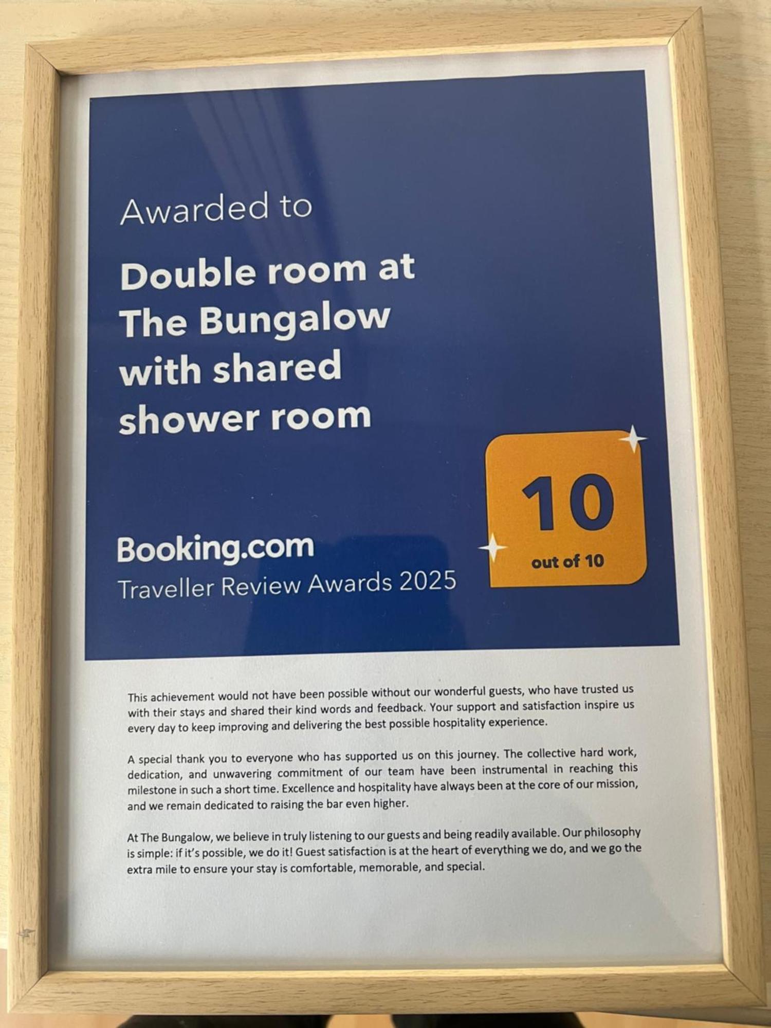 Double Room At The Bungalow With Shared Shower Room 凯特林 外观 照片