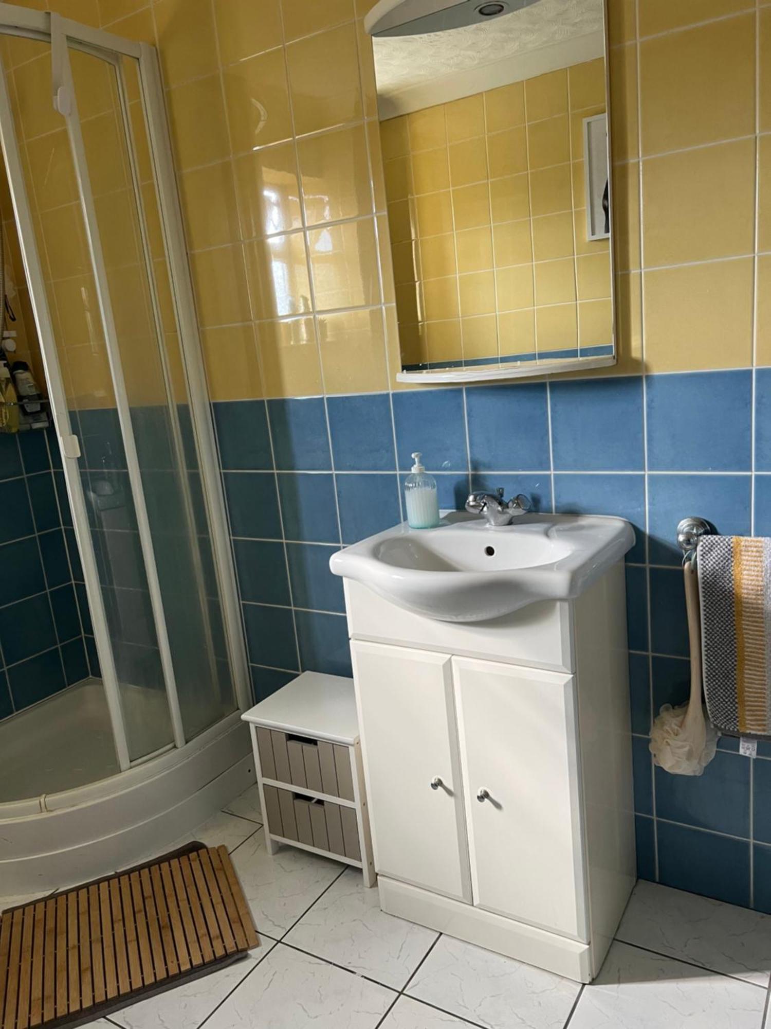 Double Room At The Bungalow With Shared Shower Room 凯特林 外观 照片